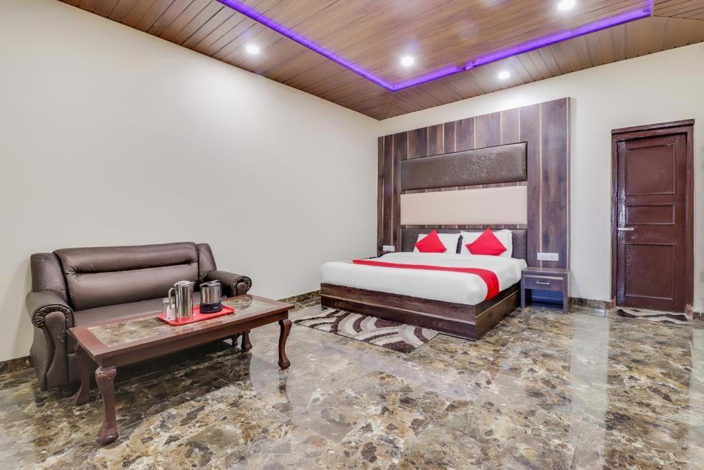 Hotel Himdhara, Далхаузи Екстериор снимка