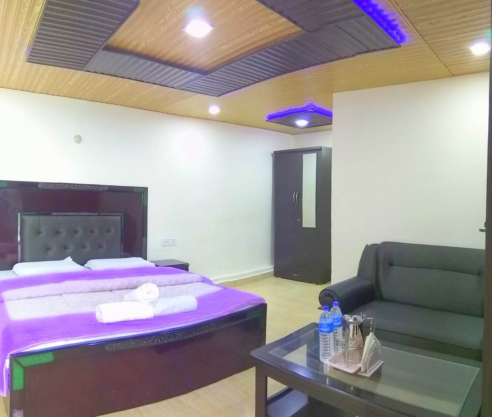 Hotel Himdhara, Далхаузи Екстериор снимка